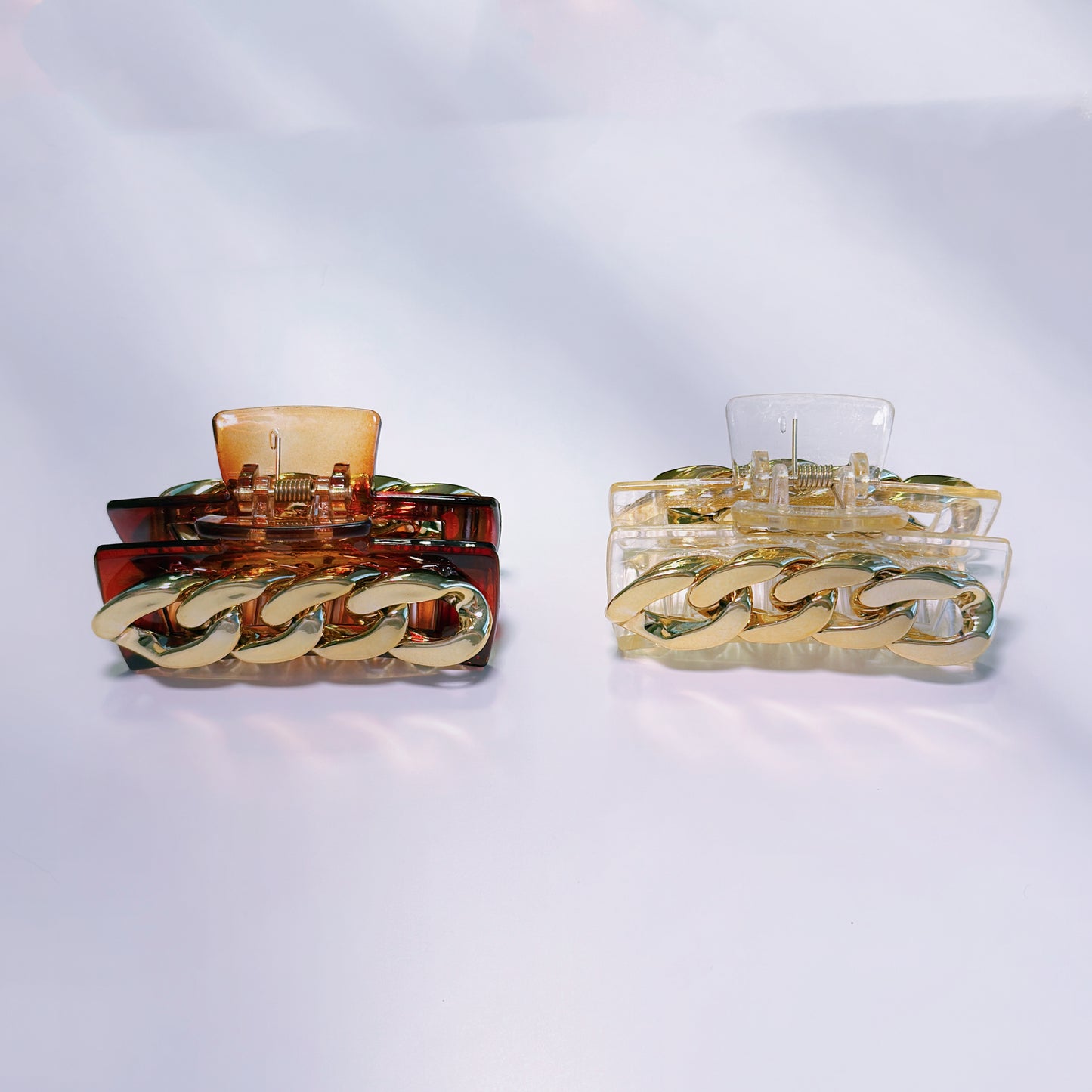 Elegant Chain-Adorned Hair Claw - A Stylish Accent for Every Occasion- Hair accessory for women for girl