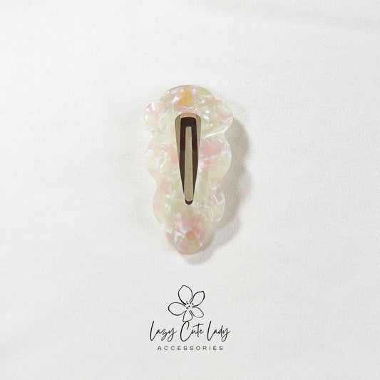 Large Wavy Edge Hair Clip