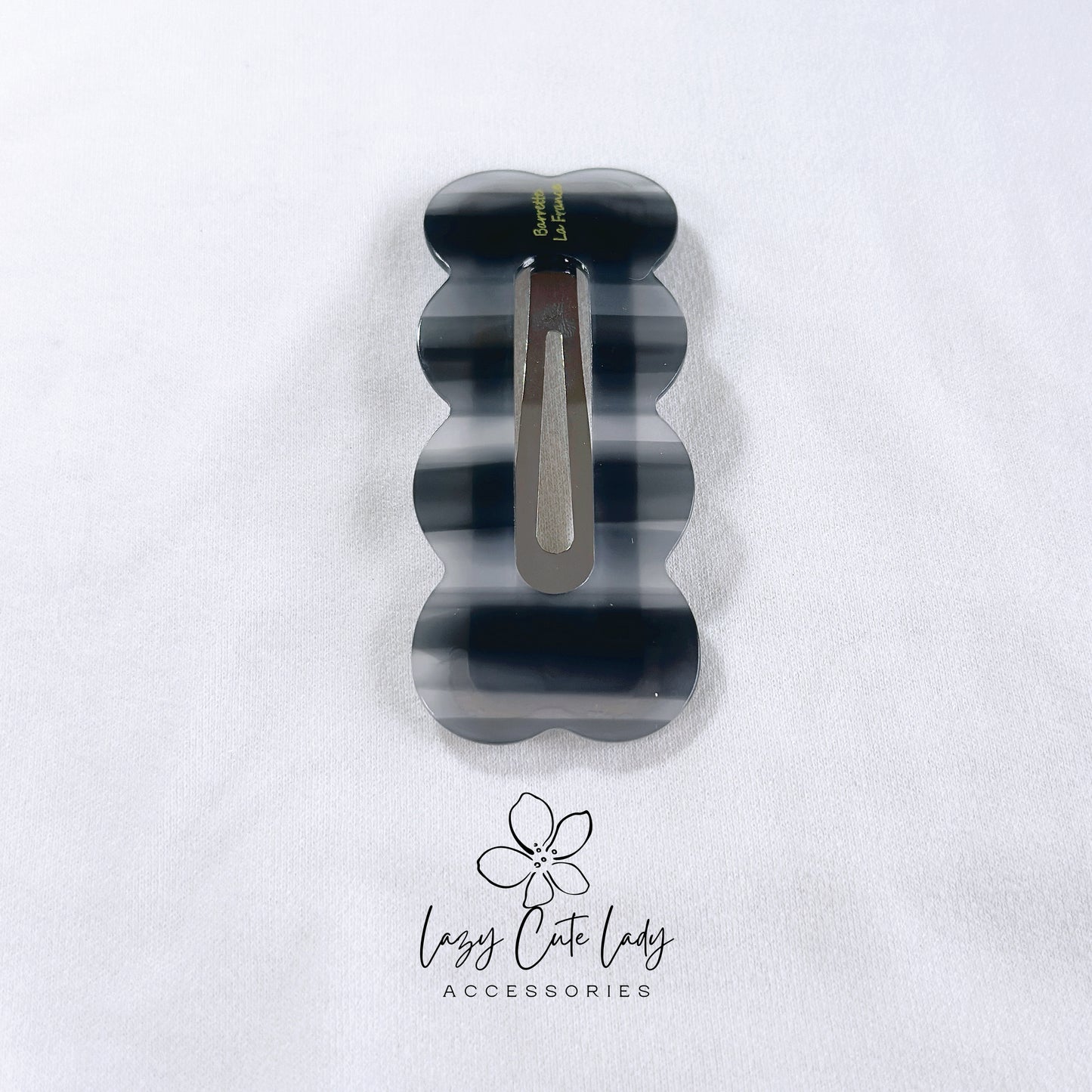 Large Rectangular Wavy Edge Hair Clip