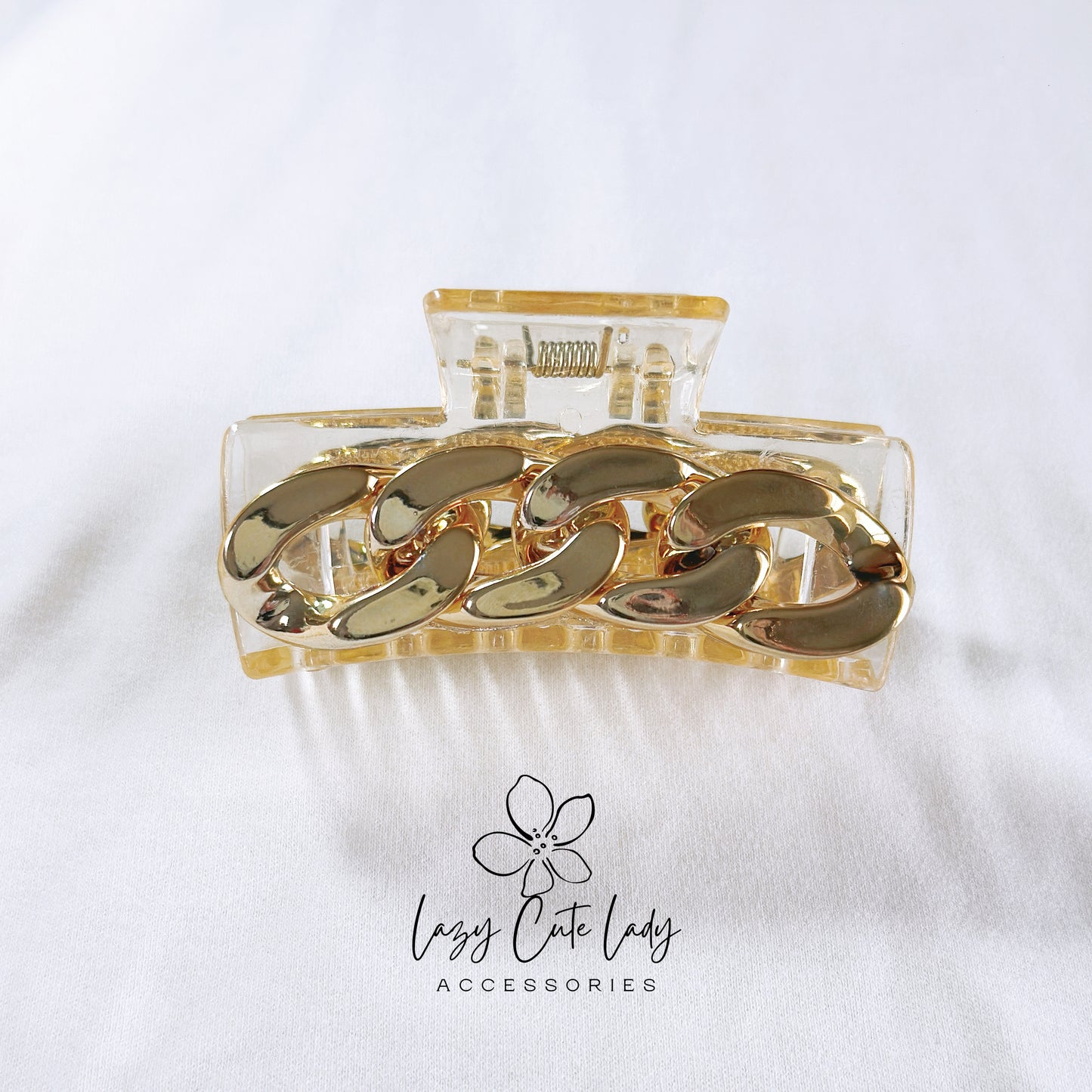 Elegant Chain-Adorned Hair Claw - A Stylish Accent for Every Occasion- Hair accessory for women for girl