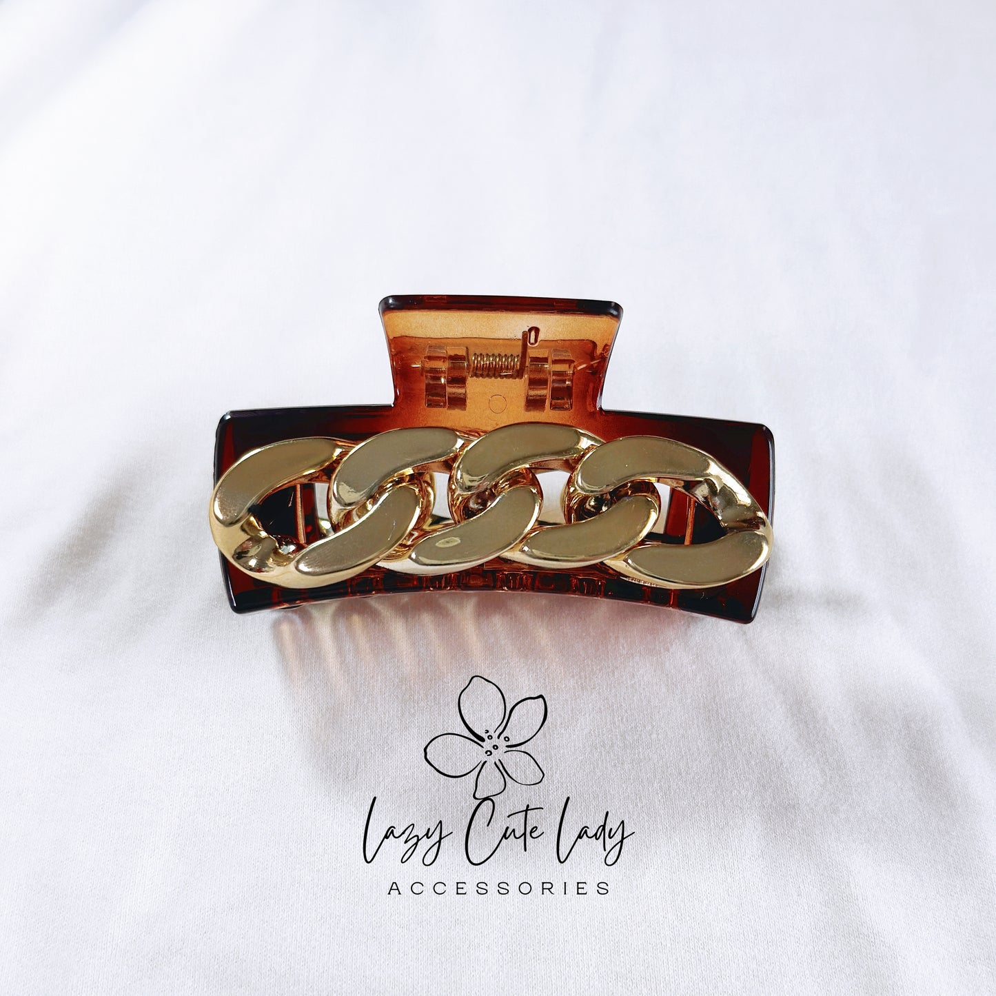 Elegant Chain-Adorned Hair Claw - A Stylish Accent for Every Occasion- Hair accessory for women for girl