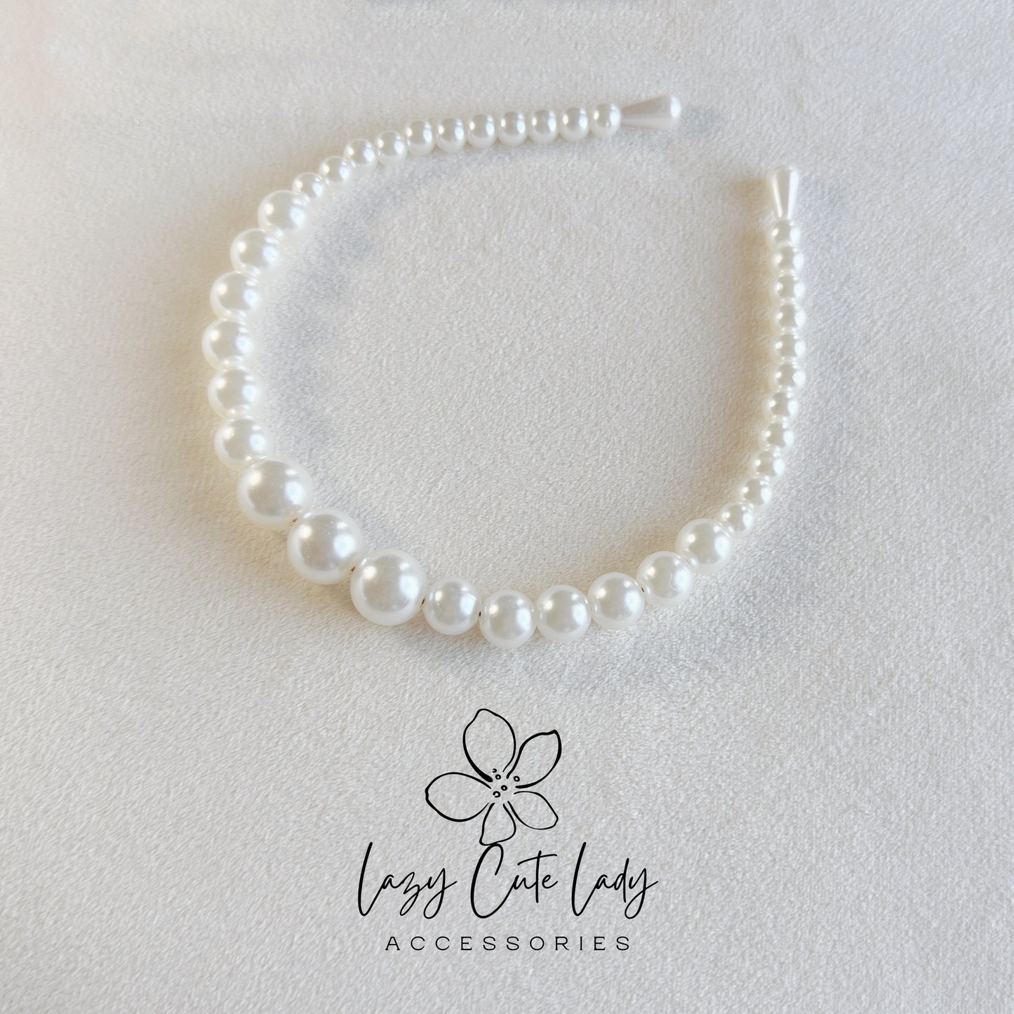 Elegant White Pearl Headband – Classic & Chic Hair Accessory for All Occasions