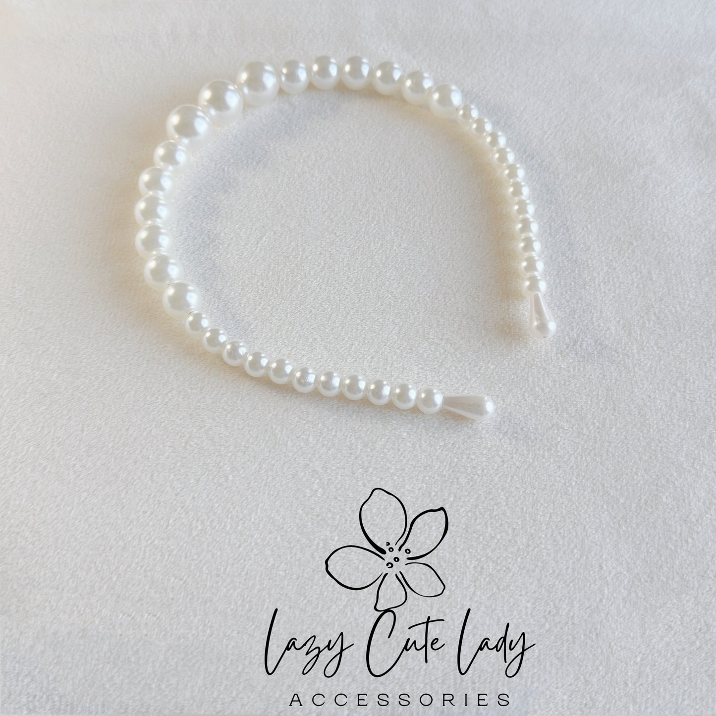 Elegant White Pearl Headband – Classic & Chic Hair Accessory for All Occasions