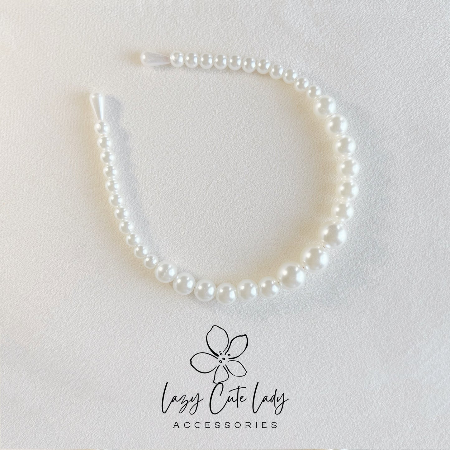 Elegant White Pearl Headband – Classic & Chic Hair Accessory for All Occasions