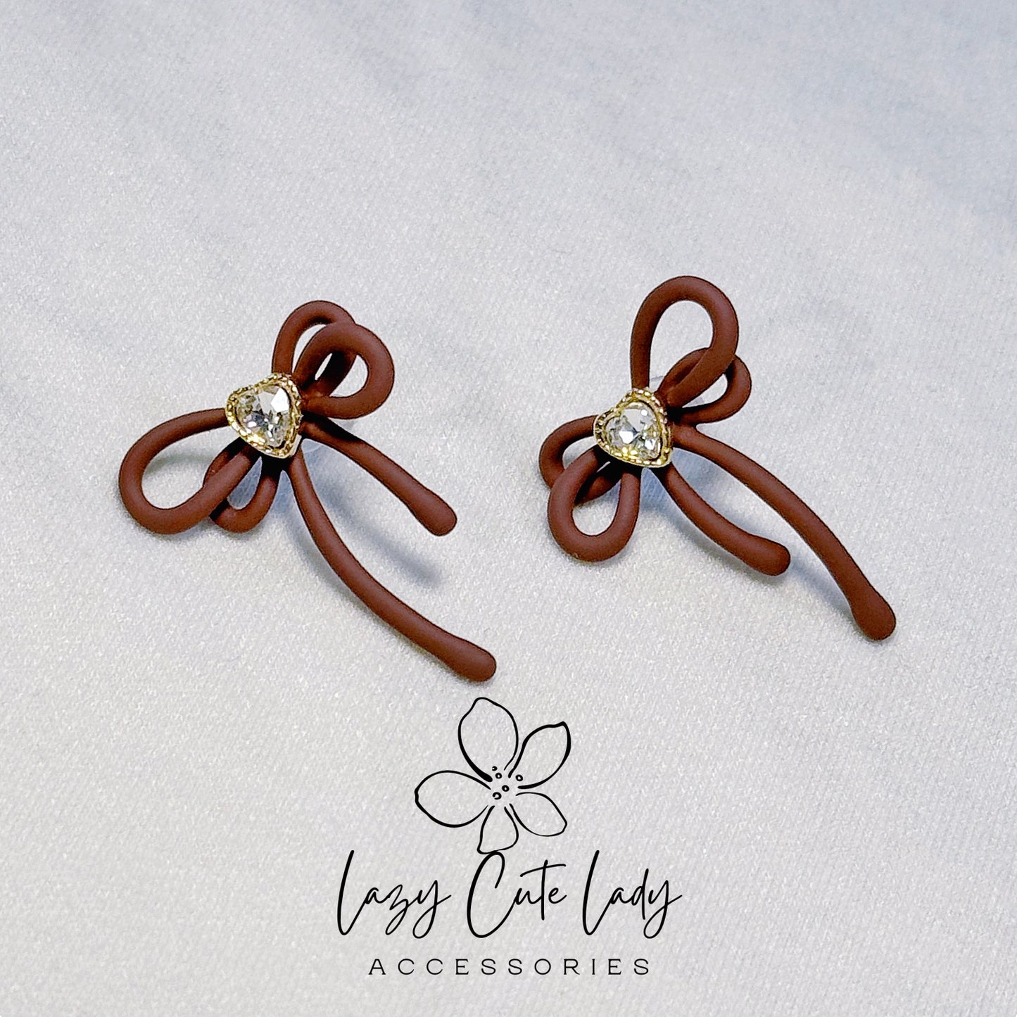 Exquisite Bow Stud Earrings with Heart-shaped Rhinestone