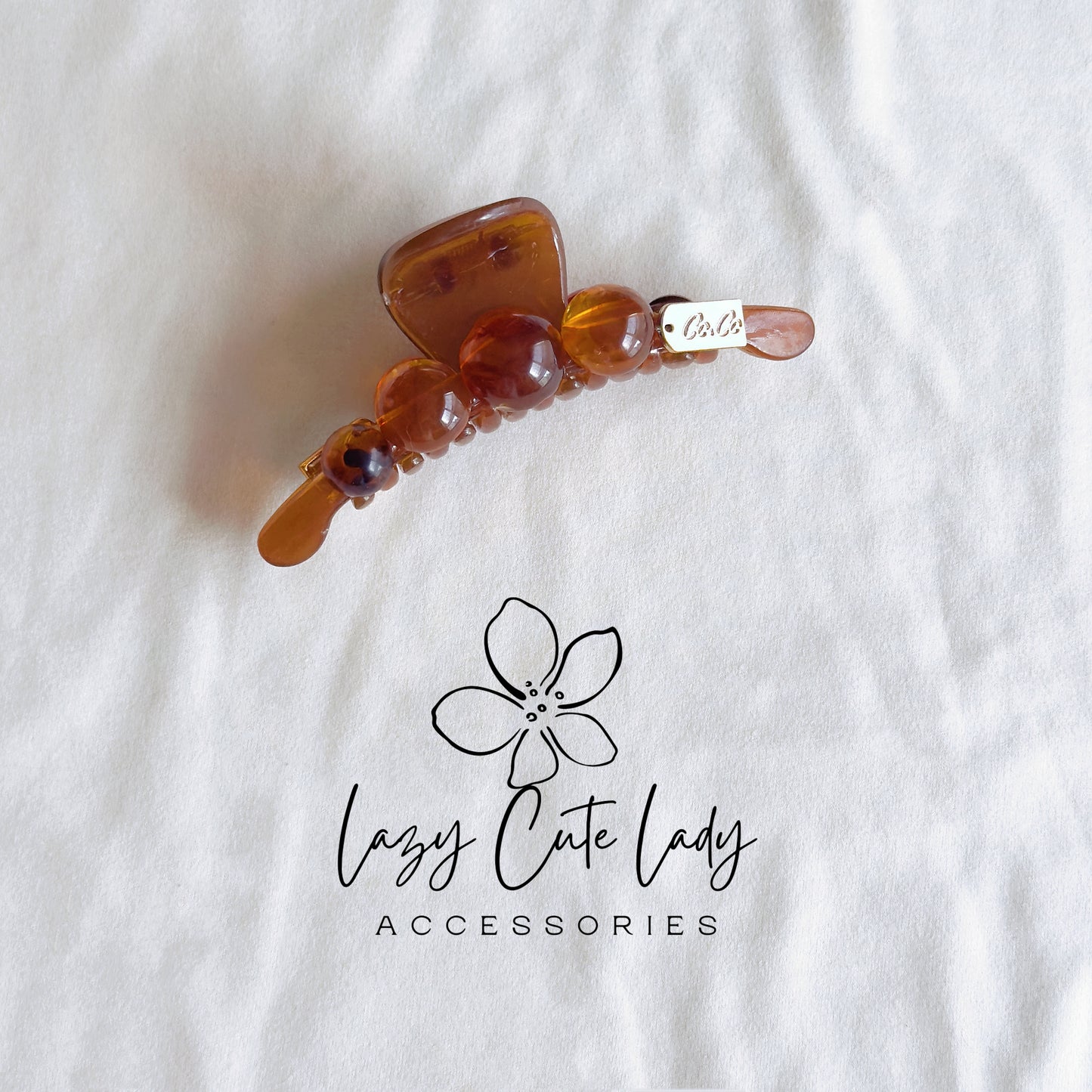Marbled Bead Hair Claw – Elegant Everyday Styling