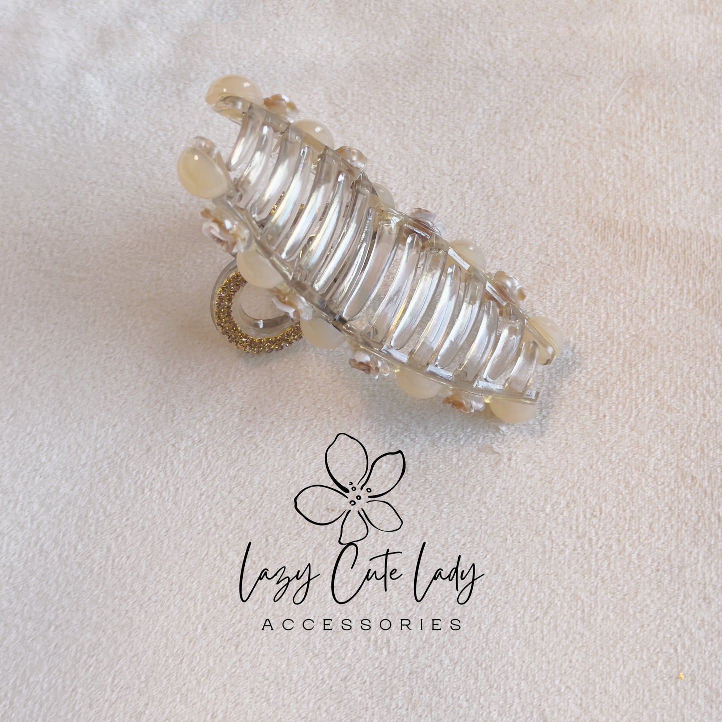 Rose Bead Hair Claw Clip – Elegant Floral Acrylic Hair Accessory