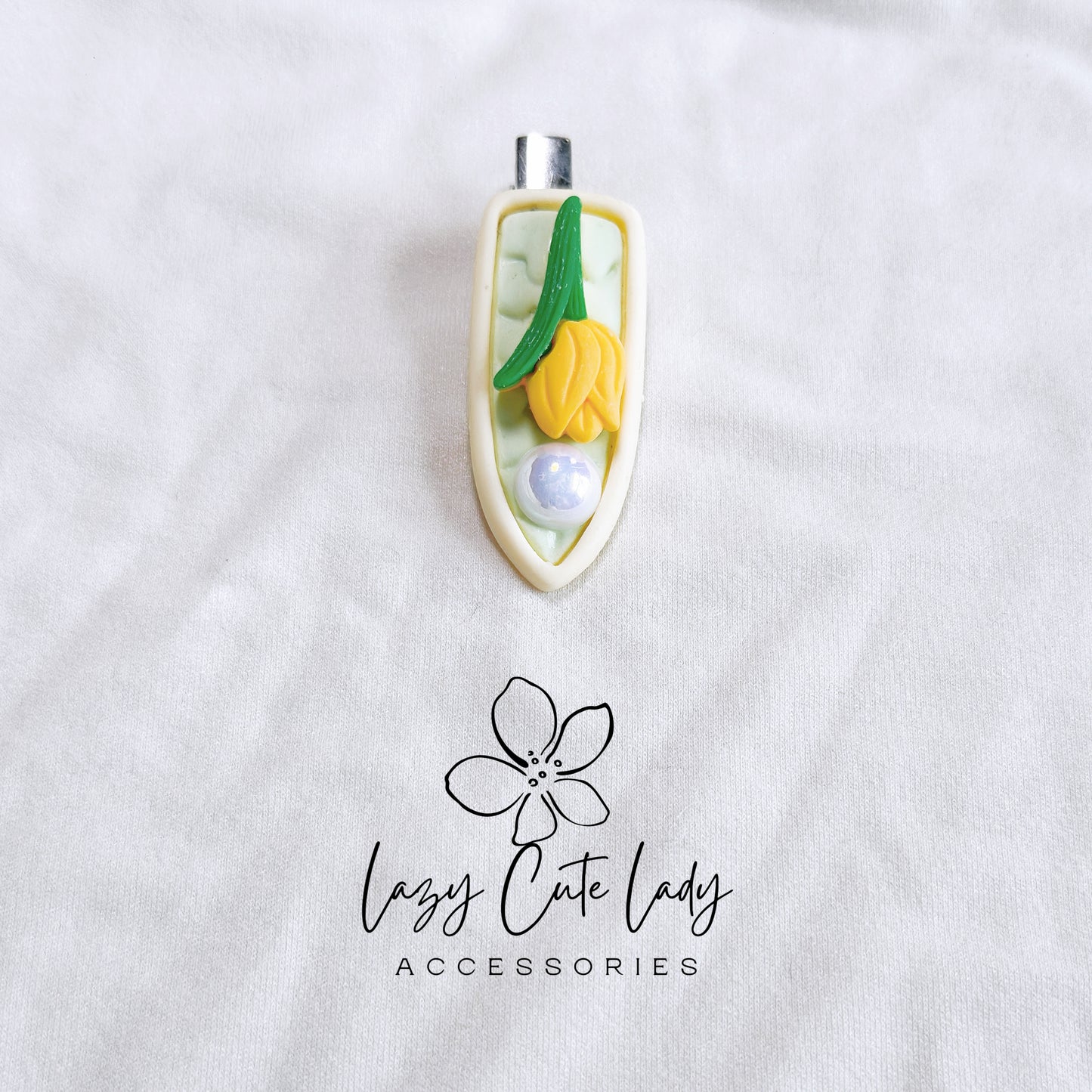 Elegant Tulip and Pearl Hair Clip - Versatile and Charming Hair Accessory