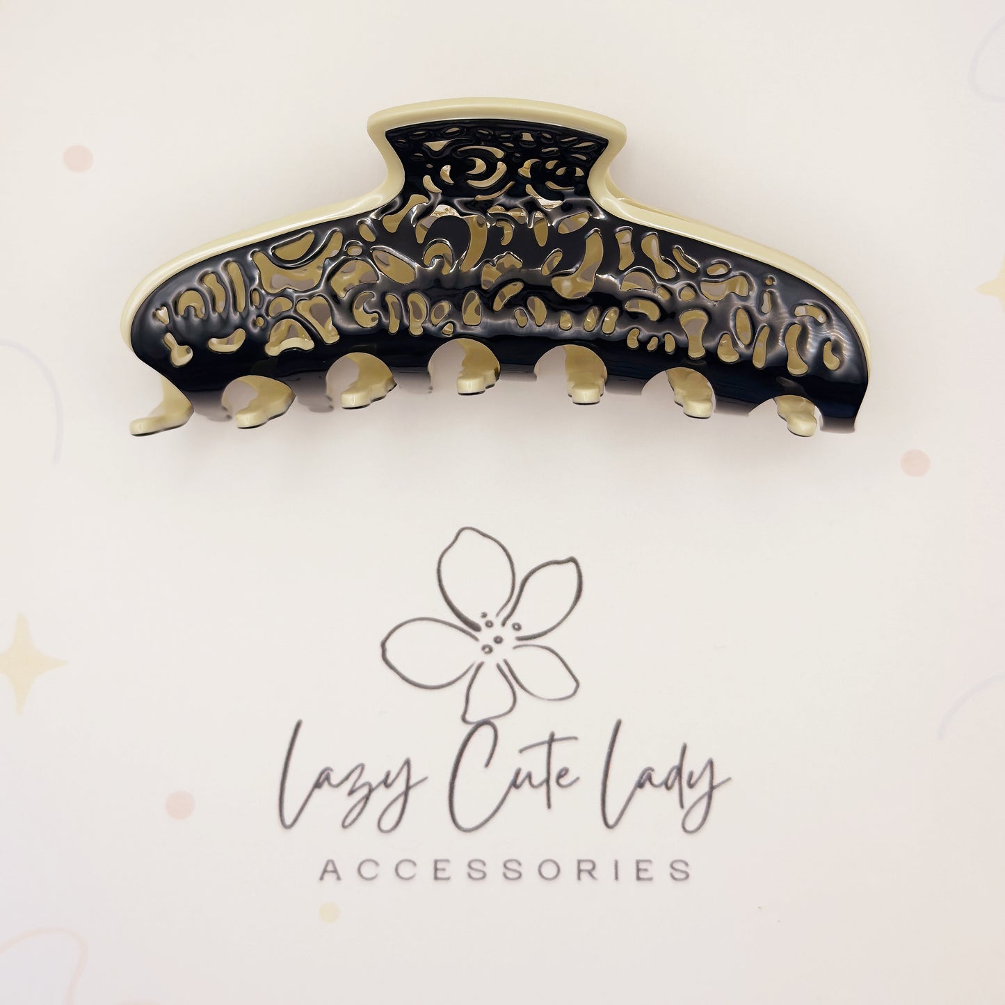 Hollow Leopard Cutout Acetate Hair Claw – Eco-Friendly Statement Clip