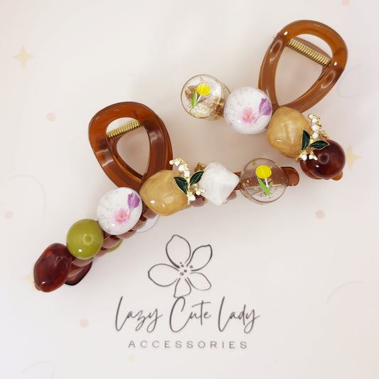Spring Garden Bead Hair Claw – Acrylic Floral Clip (2 Sizes)