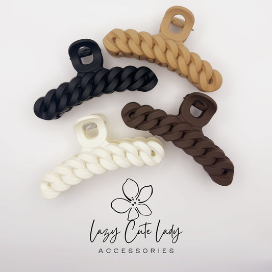 Matte Chain Link Hair Claw – Neutral Tone