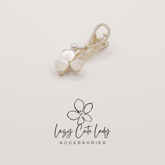 Pearl Clover Hair Claw Clip – Elegant Metal Heart &Pearl Hair Accessories for Women, Wedding & Party Barrettes