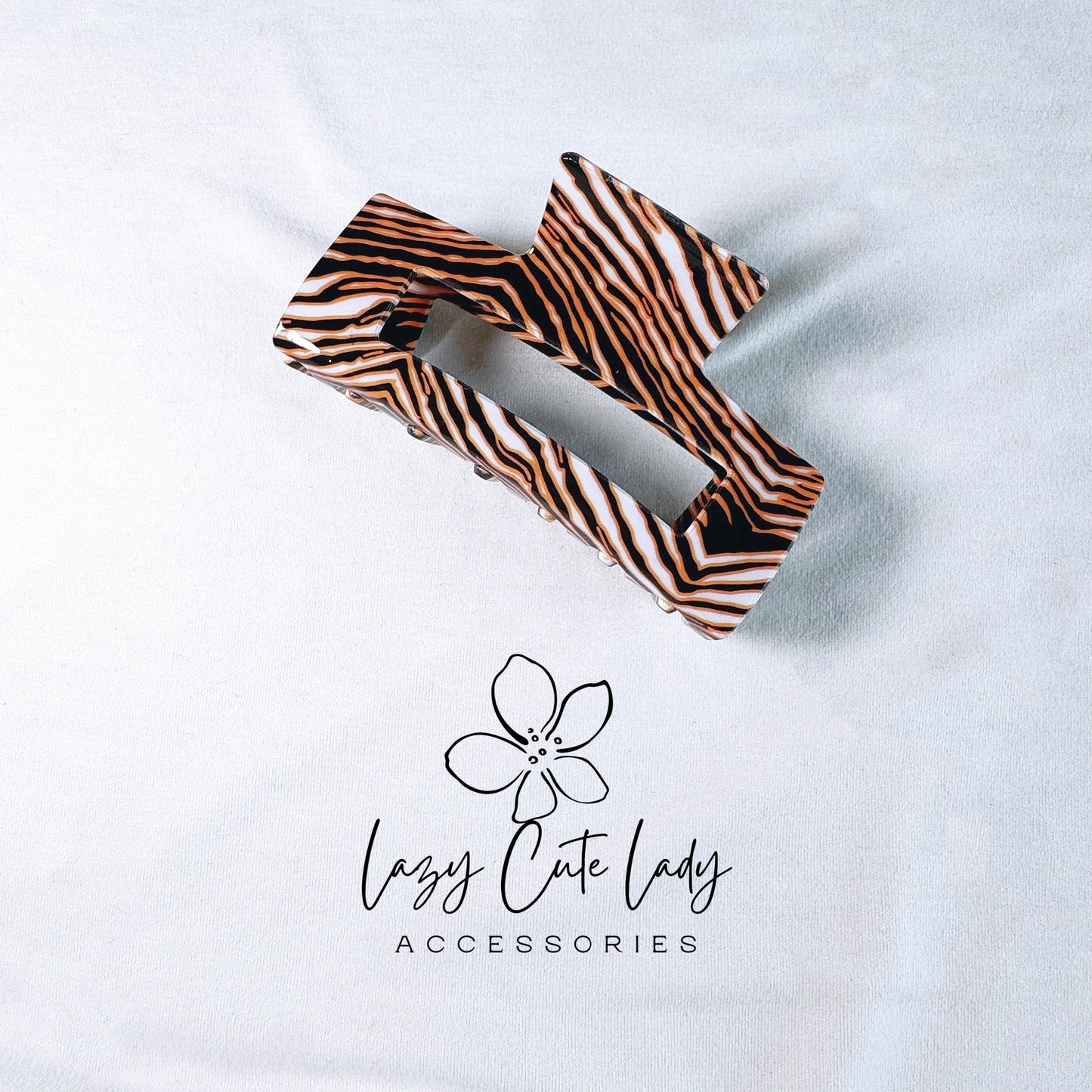 Minimalist Striped Hair Claw - Stylish & Functional Accessory