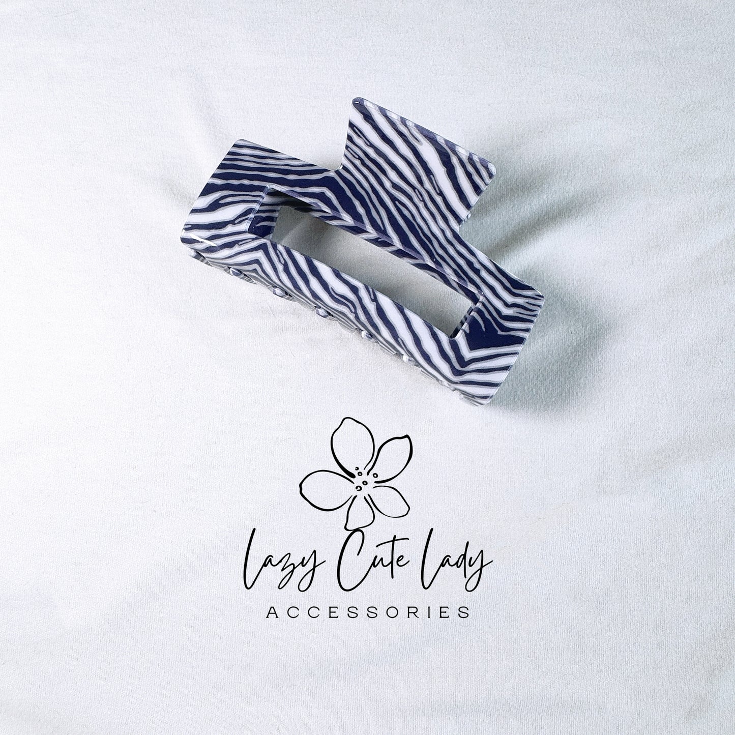 Minimalist Striped Hair Claw - Stylish & Functional Accessory