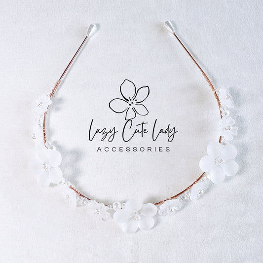 Elegant White Flower Headband - Perfect for Weddings, Parties & Everyday Wear