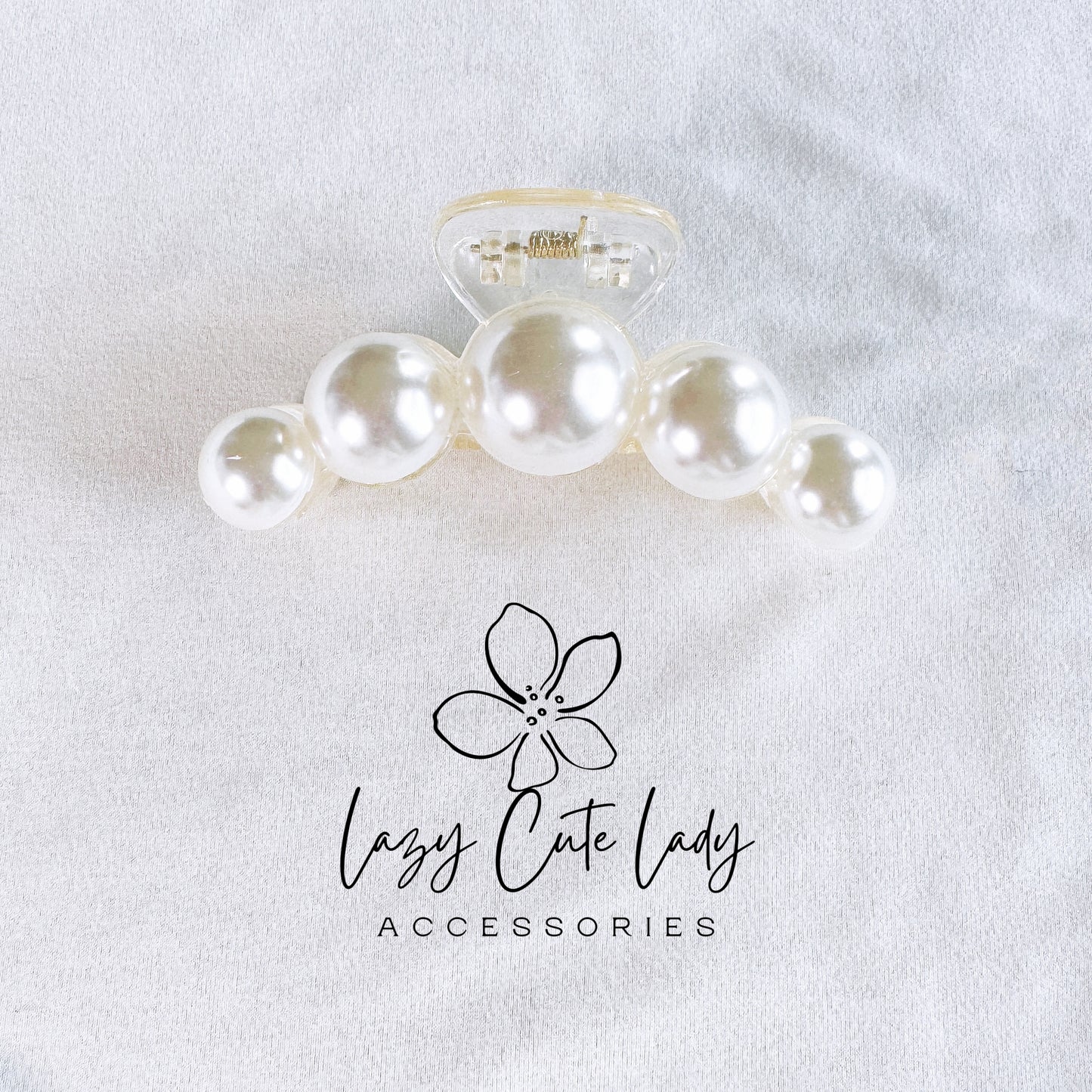 White Pearl Hair Claw - Elegant & Versatile Accessory