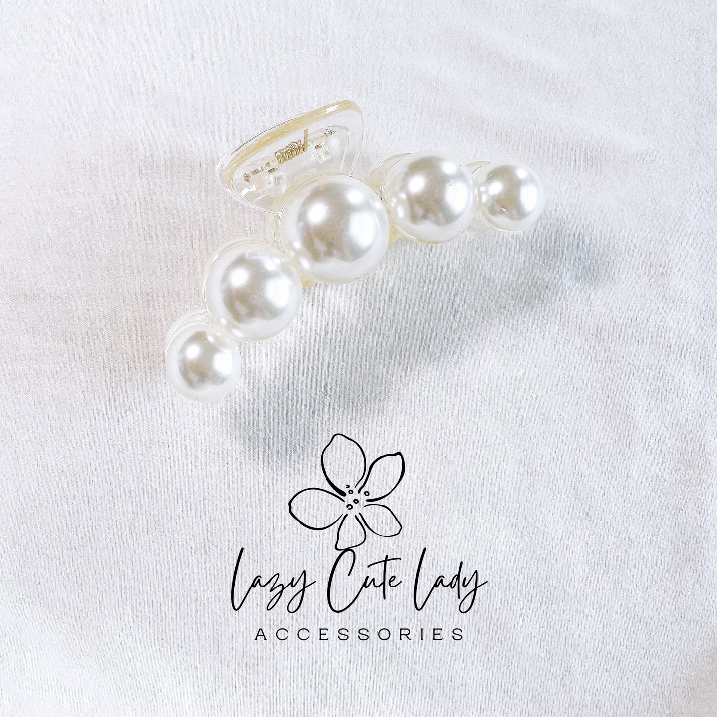 White Pearl Hair Claw - Elegant & Versatile Accessory
