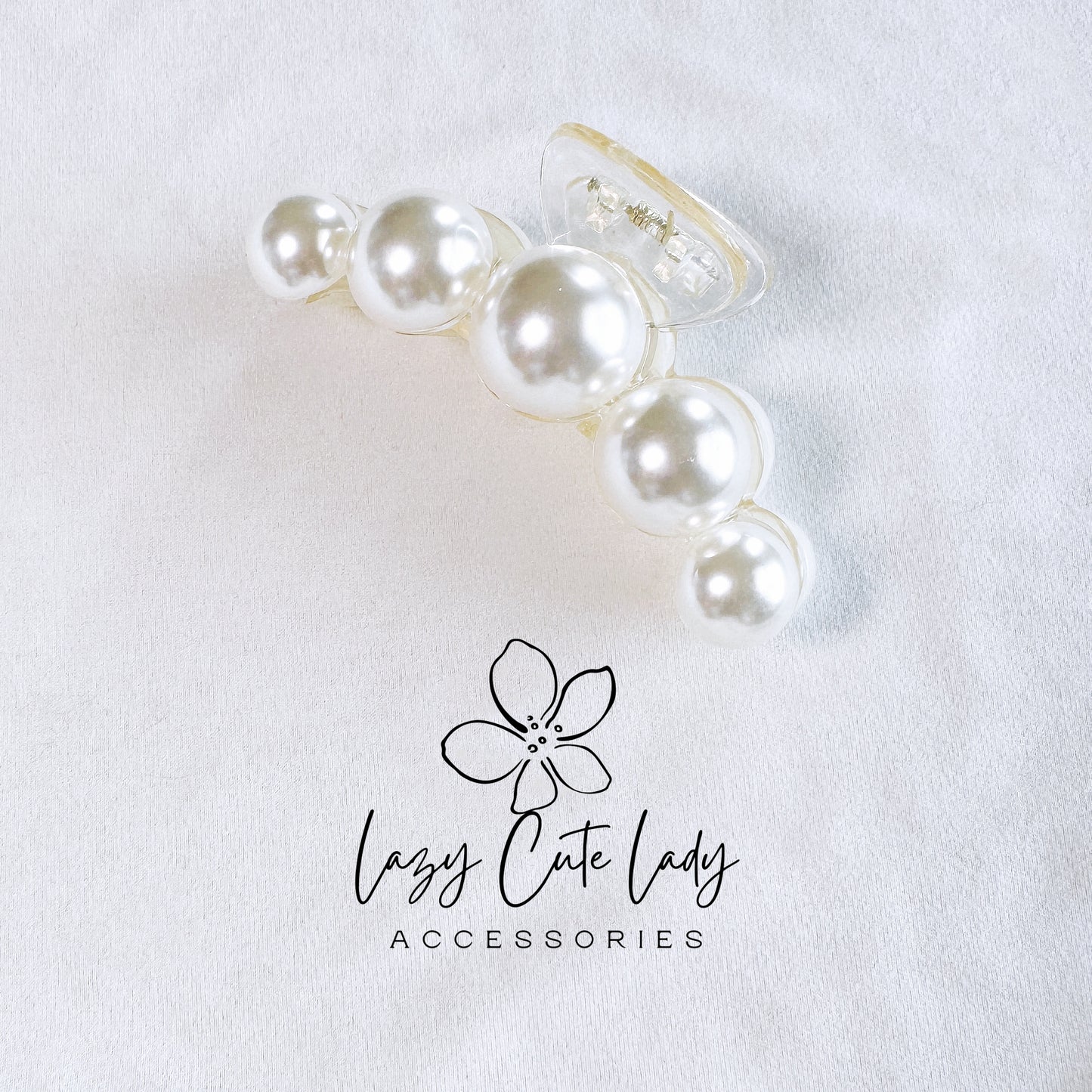 White Pearl Hair Claw - Elegant & Versatile Accessory