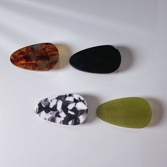 Petite Pebble Elegance Hair Clip