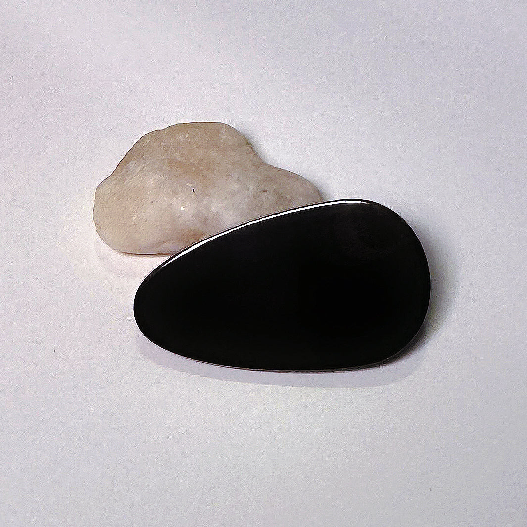 Petite Pebble Elegance Hair Clip