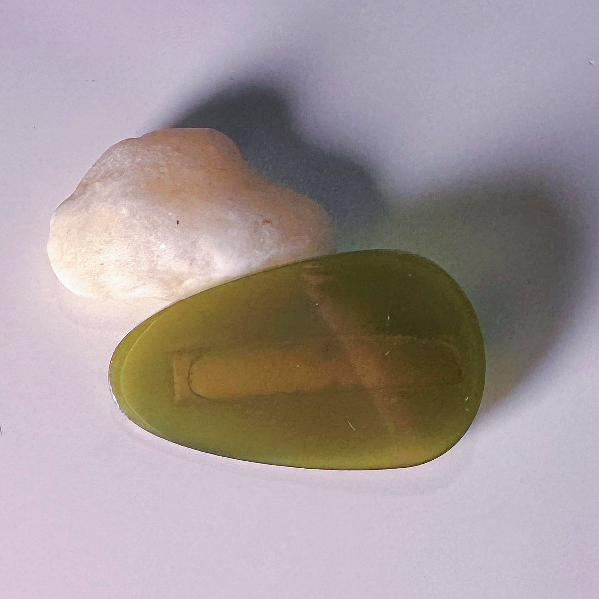 Petite Pebble Elegance Hair Clip