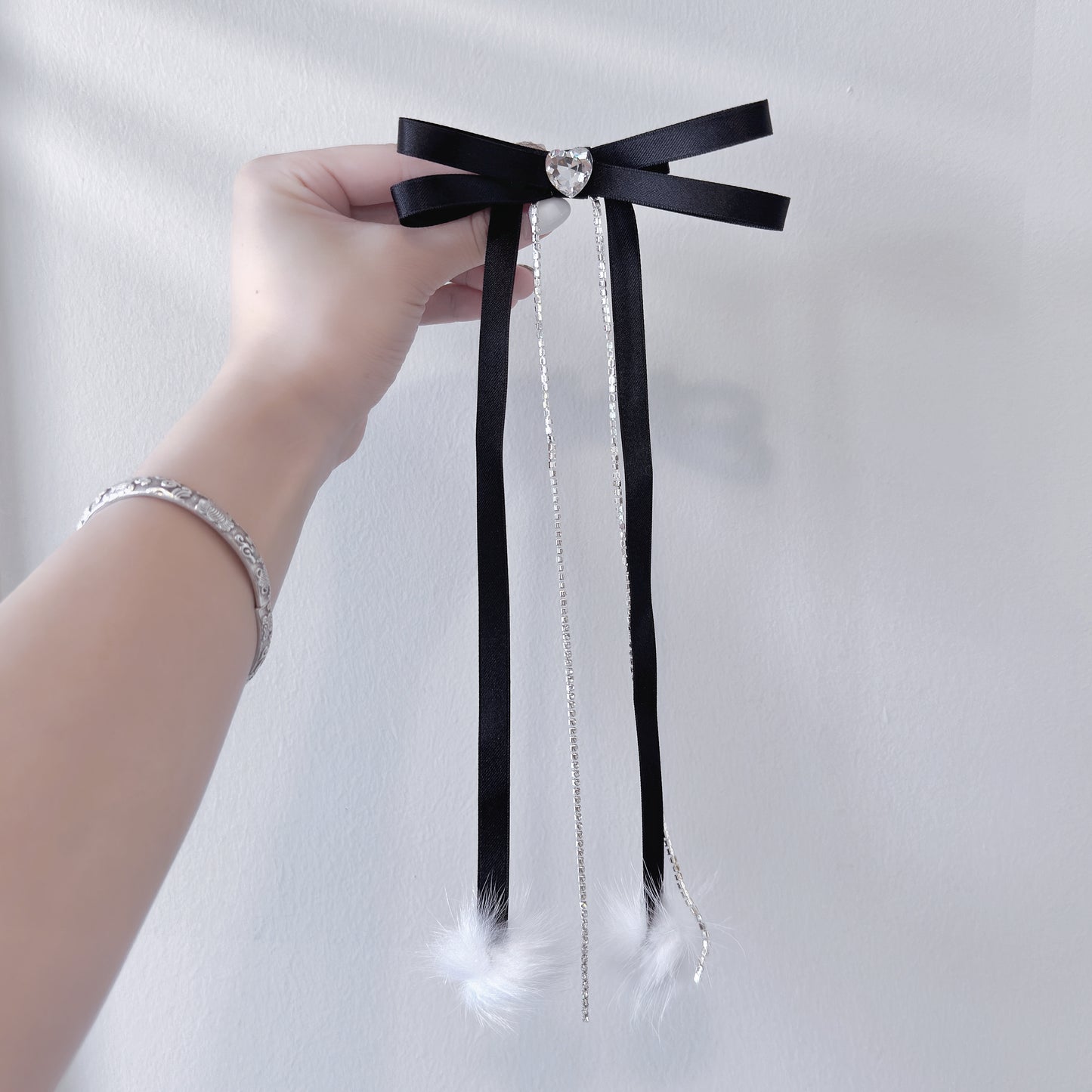 Elegant Ribbon and Rhinestone Bow Hair Accessory – Adorable and Graceful