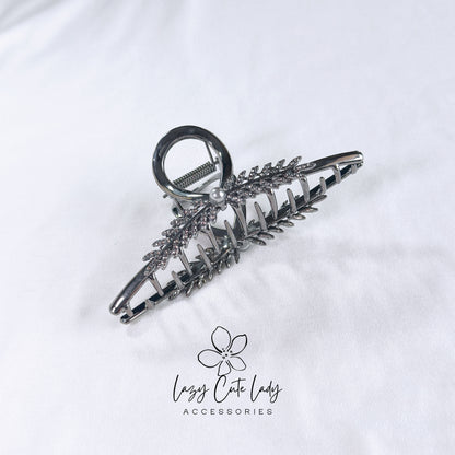 Elegant Metal Hair Claw Clip with Rhinestone Accent – Sophisticated and Stylish