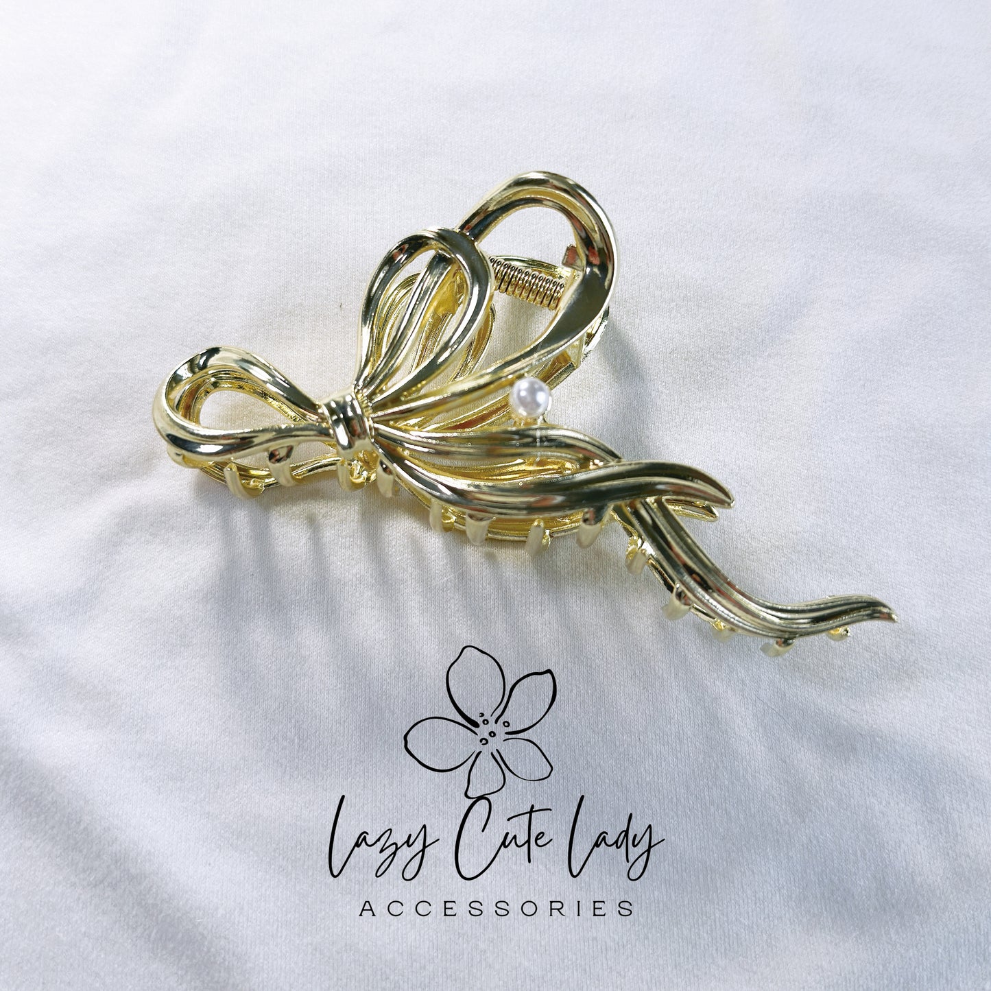 Metal Ribbon Bow Hair Claw – Elegant and Versatile Hair Accessory