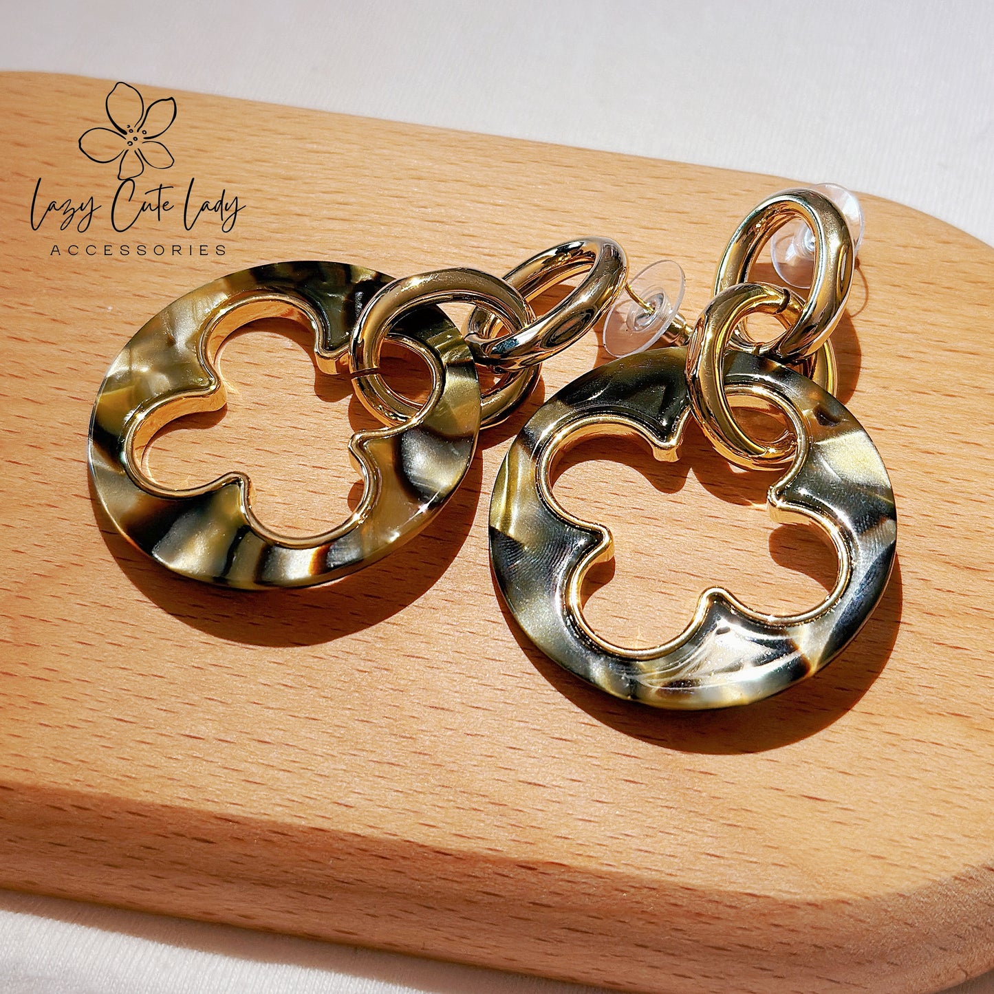 Chic Vine: Acetate and Metal Clover Cutout Earrings