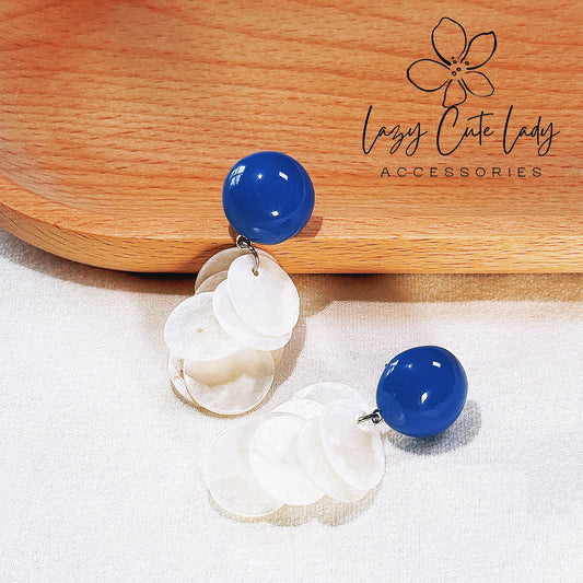 Exquisite White Seashell and Deep Blue Round Earrings
