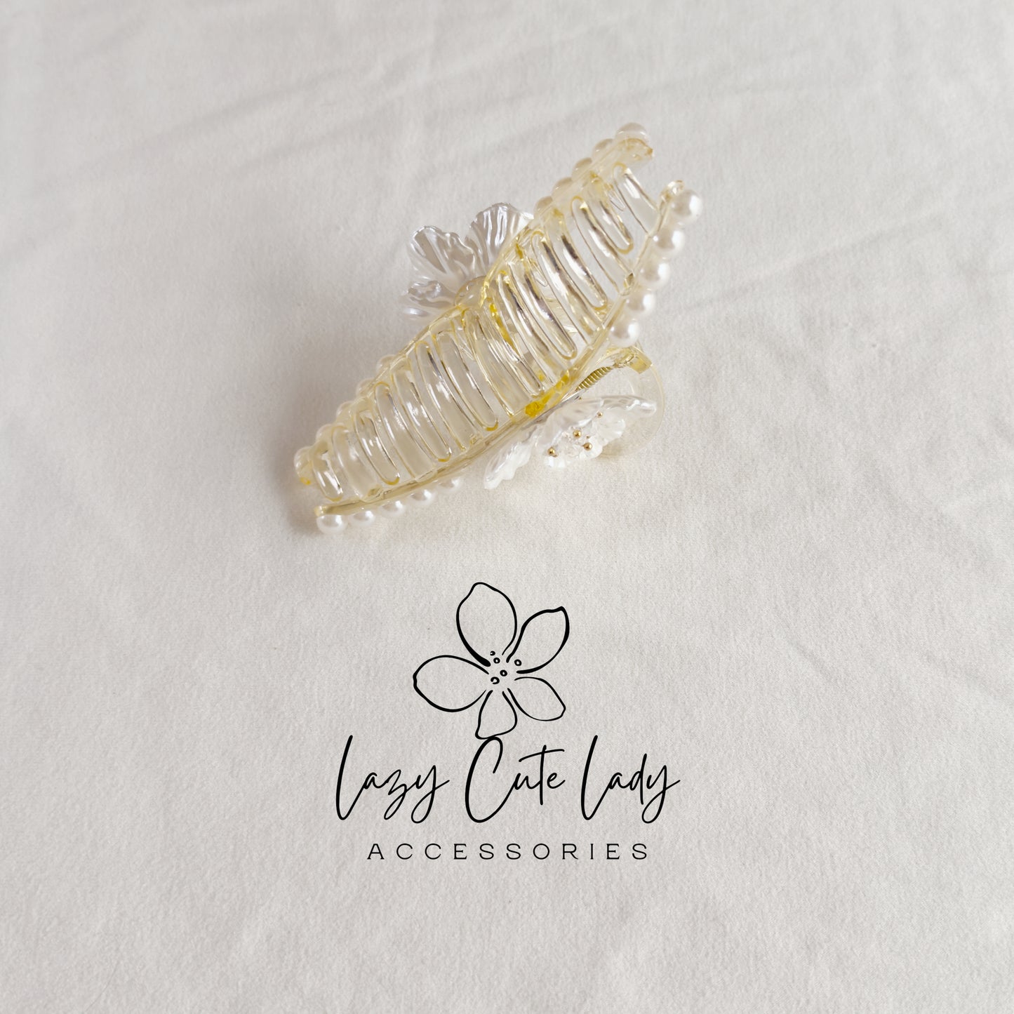 Elegant Pearl & Floral Hair Claw – Clear Acrylic Clip with White Carved Flower for Women and Girls