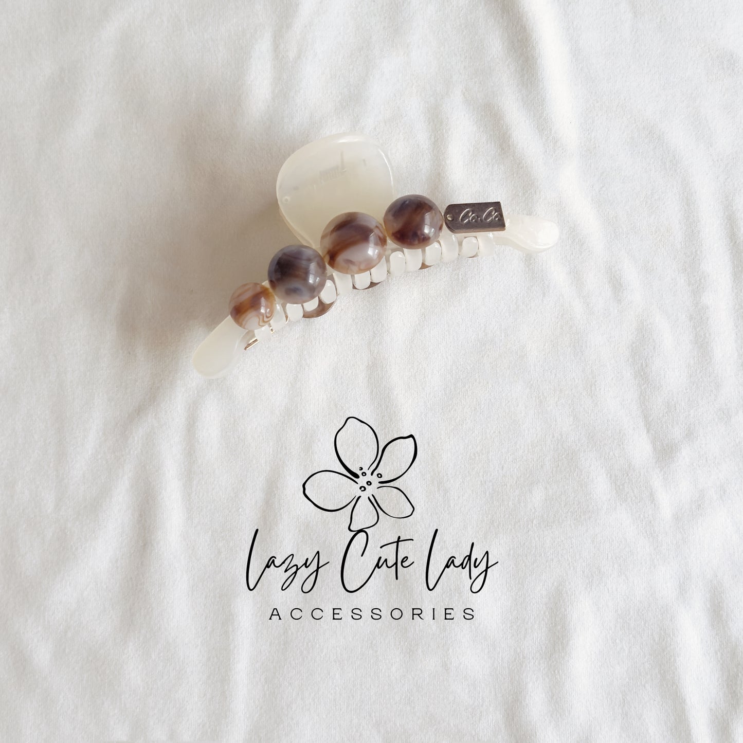 Marbled Bead Hair Claw – Elegant Everyday Styling