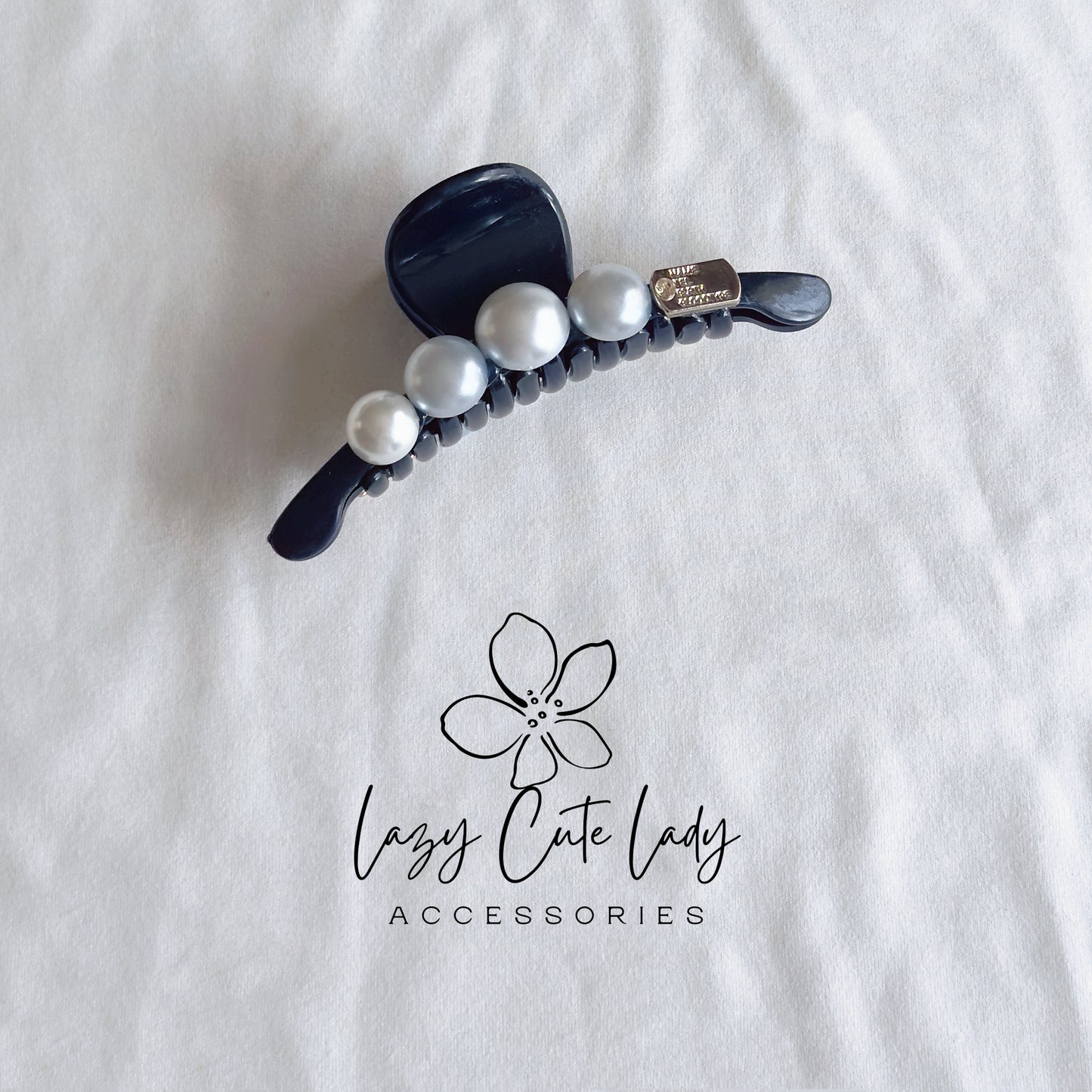 Marbled Bead Hair Claw – Elegant Everyday Styling