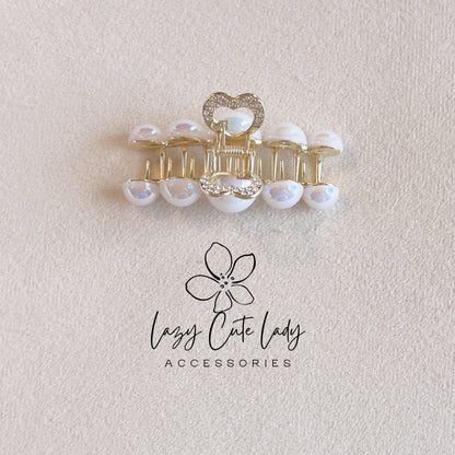 Elegant Pearl Claw Clip – Iridescent Bead Hair Clip with Heart Detail