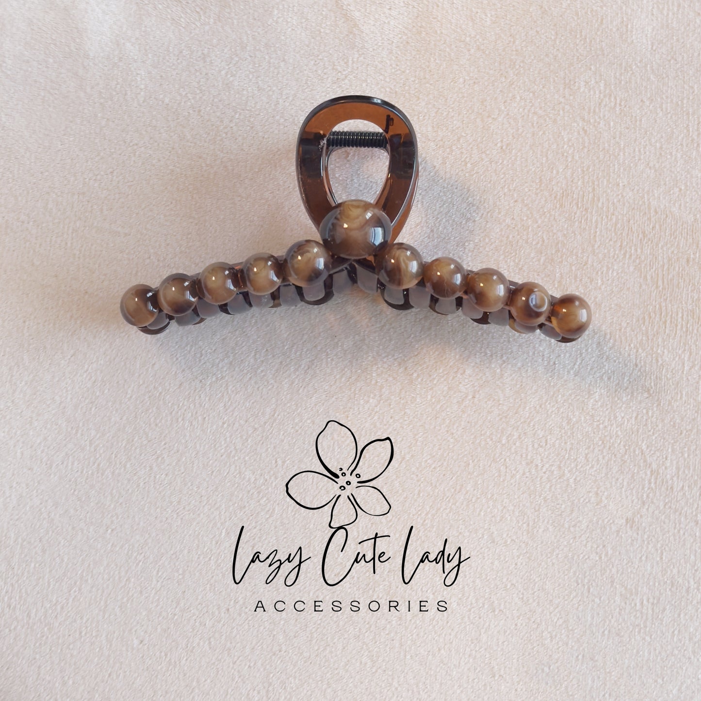 Mocha Bead Hair Claw – Classic Neutral Clip for Everyday Elegance