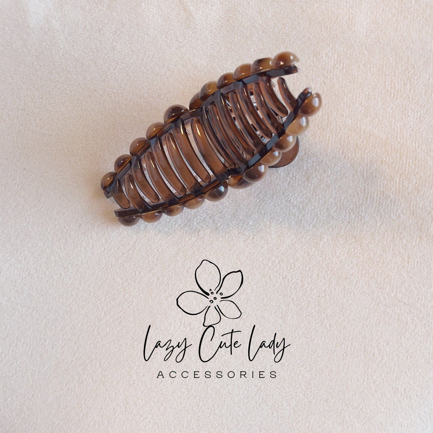 Mocha Bead Hair Claw – Classic Neutral Clip for Everyday Elegance