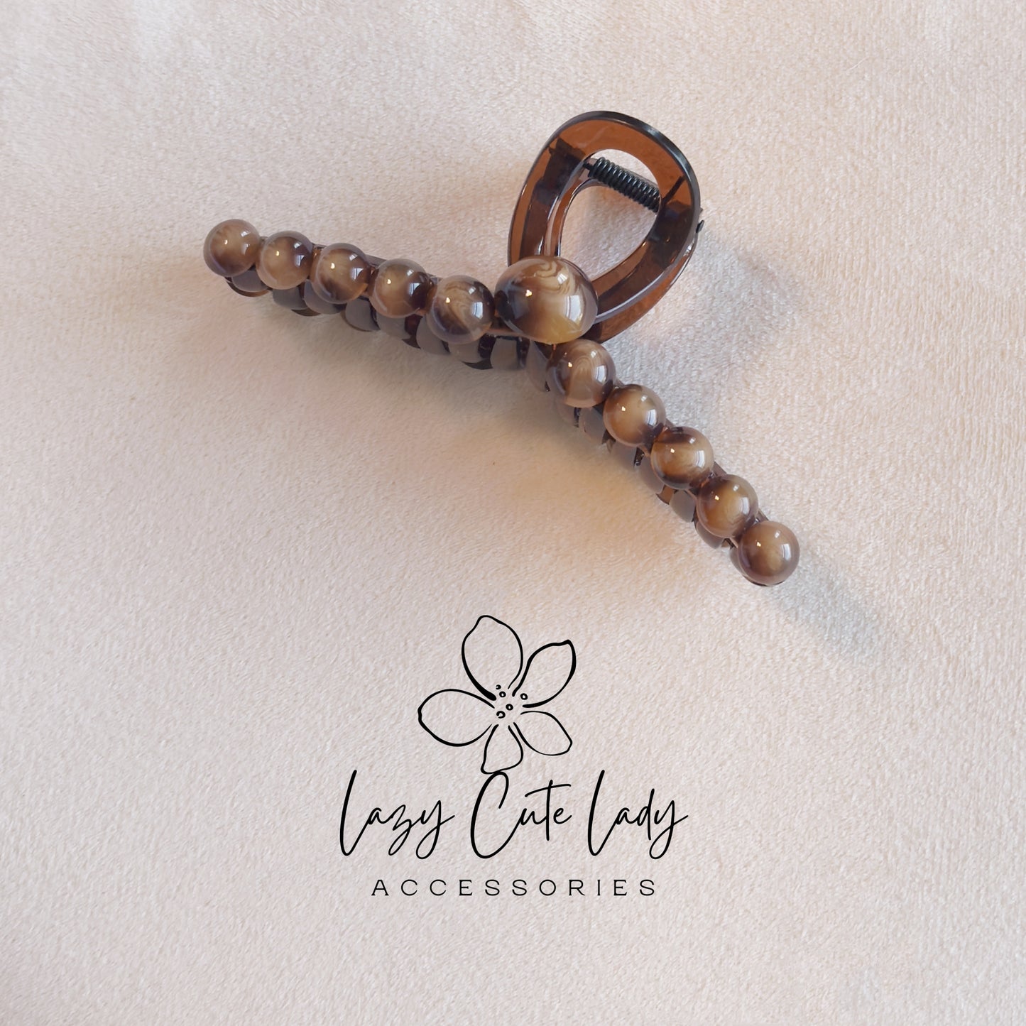 Mocha Bead Hair Claw – Classic Neutral Clip for Everyday Elegance
