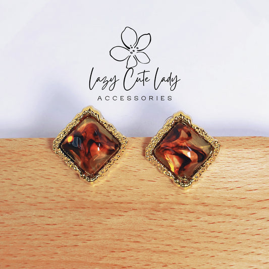 Square Resin and Metal Earrings - Brown and Gold Design