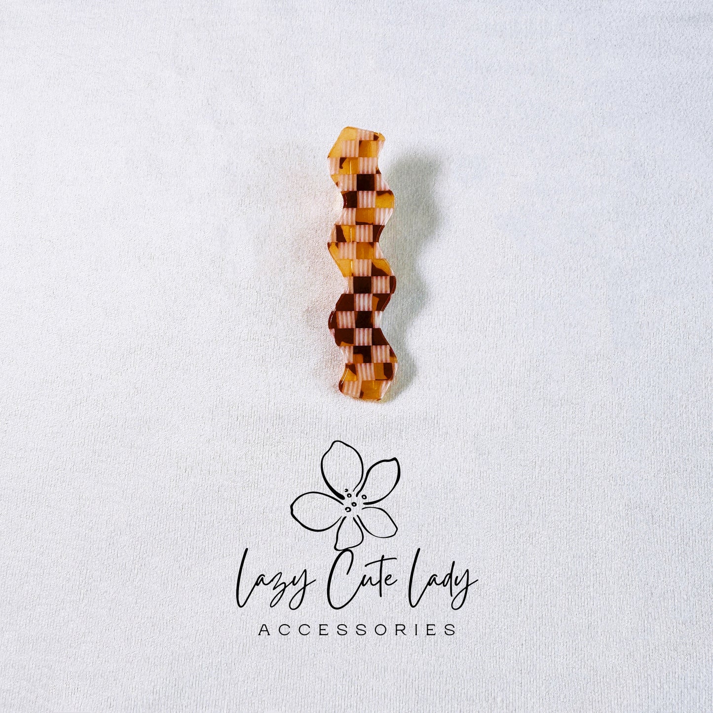 Brown Checkerboard Hair Clip - Modern & Versatile Accessory