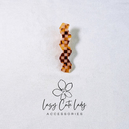Brown Checkerboard Hair Clip - Modern & Versatile Accessory