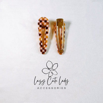 Brown Checkerboard Hair Clip - Modern & Versatile Accessory