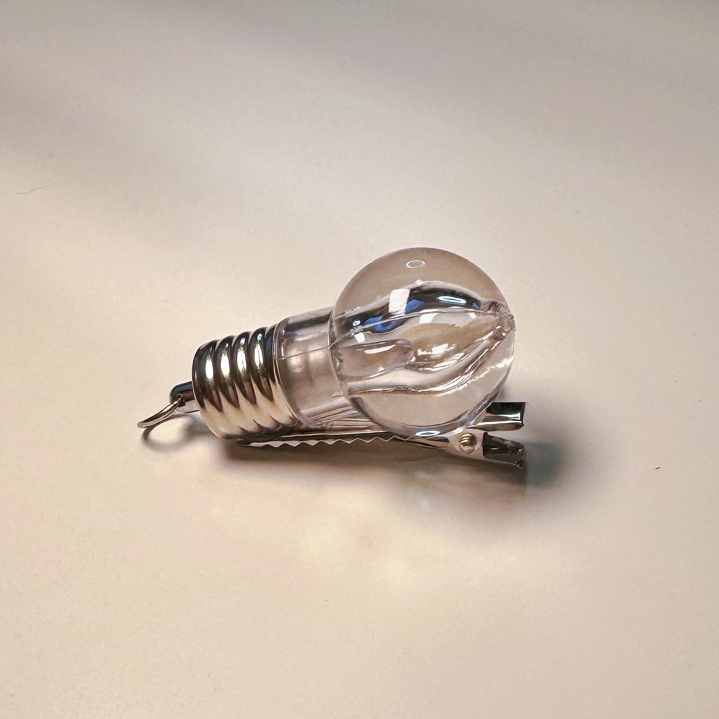 Light-Up Bulb-Shaped Hair Clip